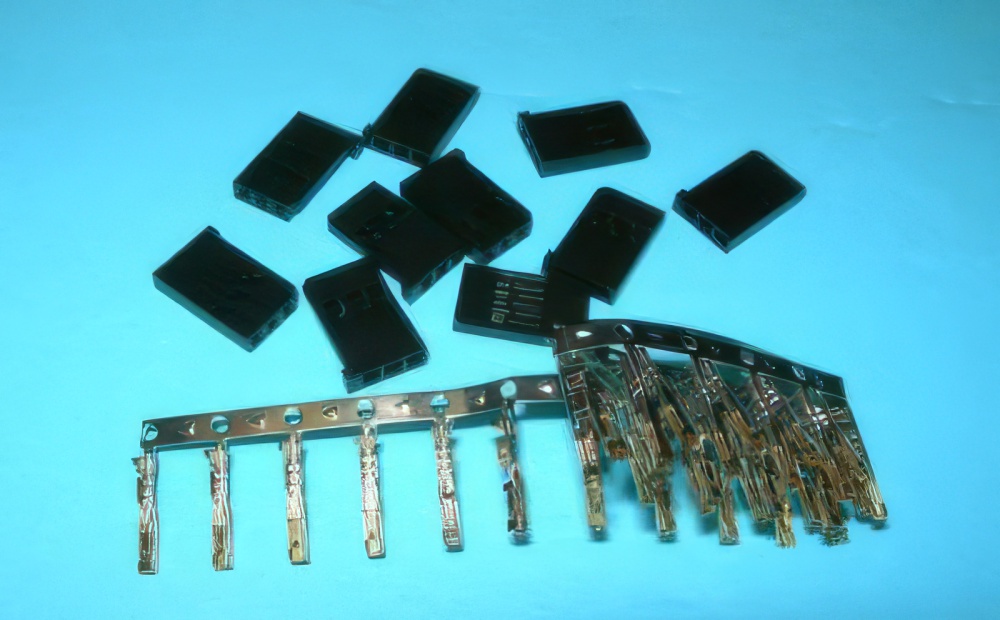 Male Radio Connector Pins & Shells Kit Futaba J