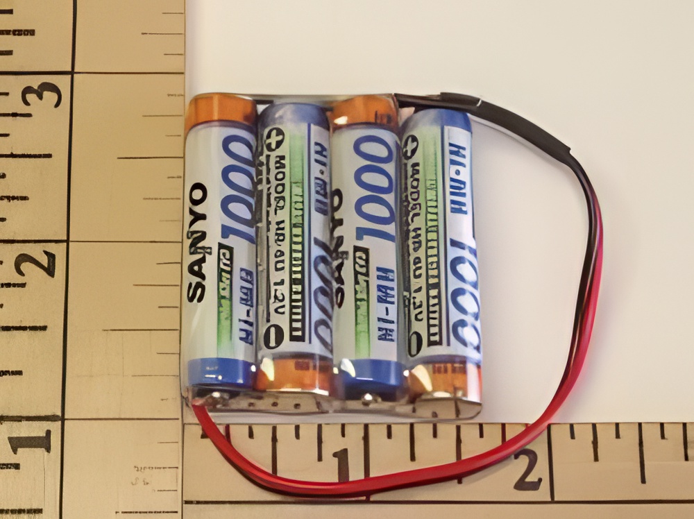 FDK/Sanyo 1000mah NiMH 4-AAA cell 4.8V Flat RX Pack w/Shrink &amp; Wire