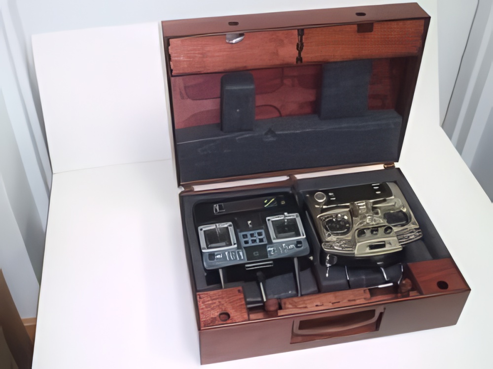 Radical RC Dual Transmitter Case Kit, Russian Birch Radical RC Dual Transmitter Case Kit, Russian Birch