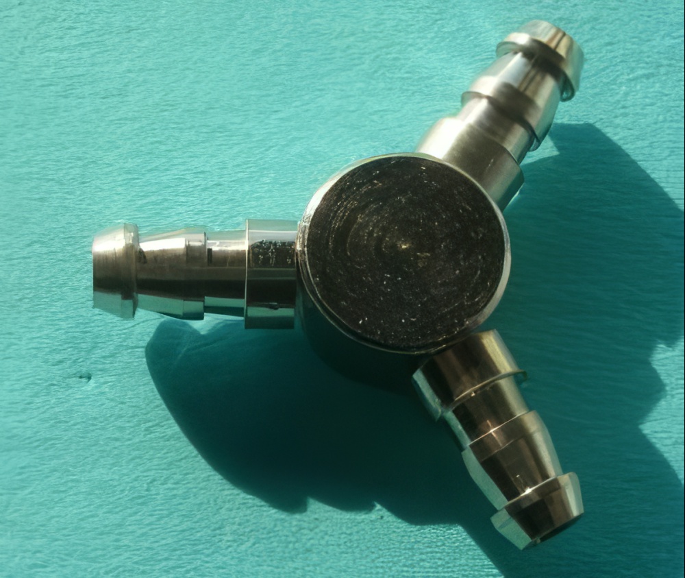 Radical RC 3 Way Y Fuel Line Connector