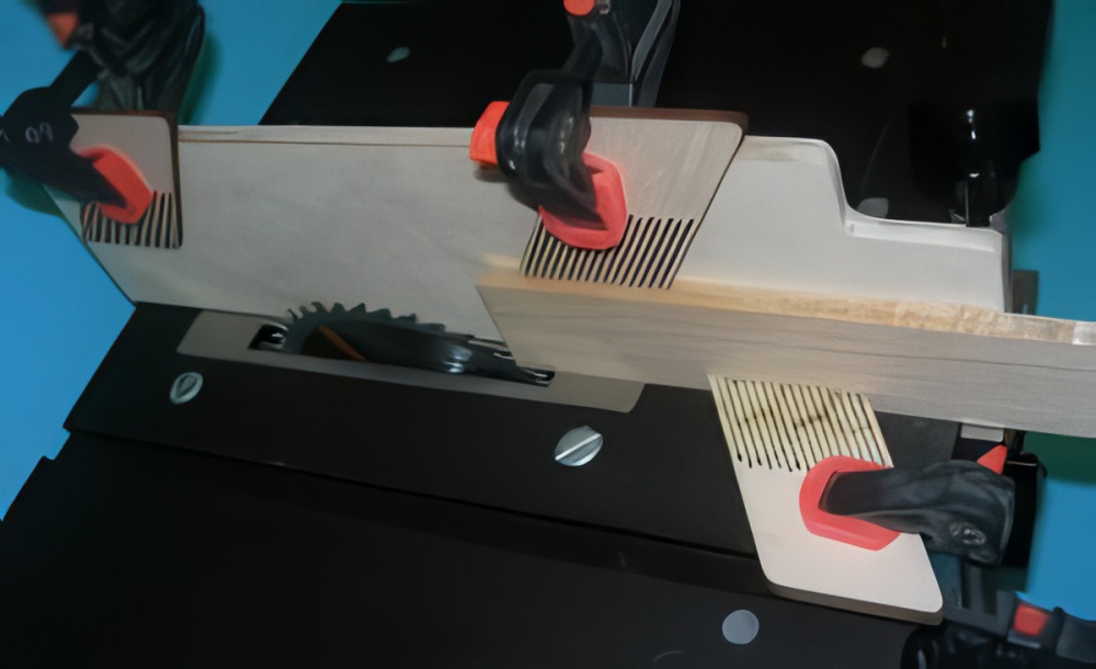 Micro Table Saw Feather Board 1/8"