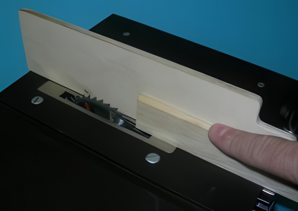 Dremel Table Saw Simple Auxilary Rip Fence