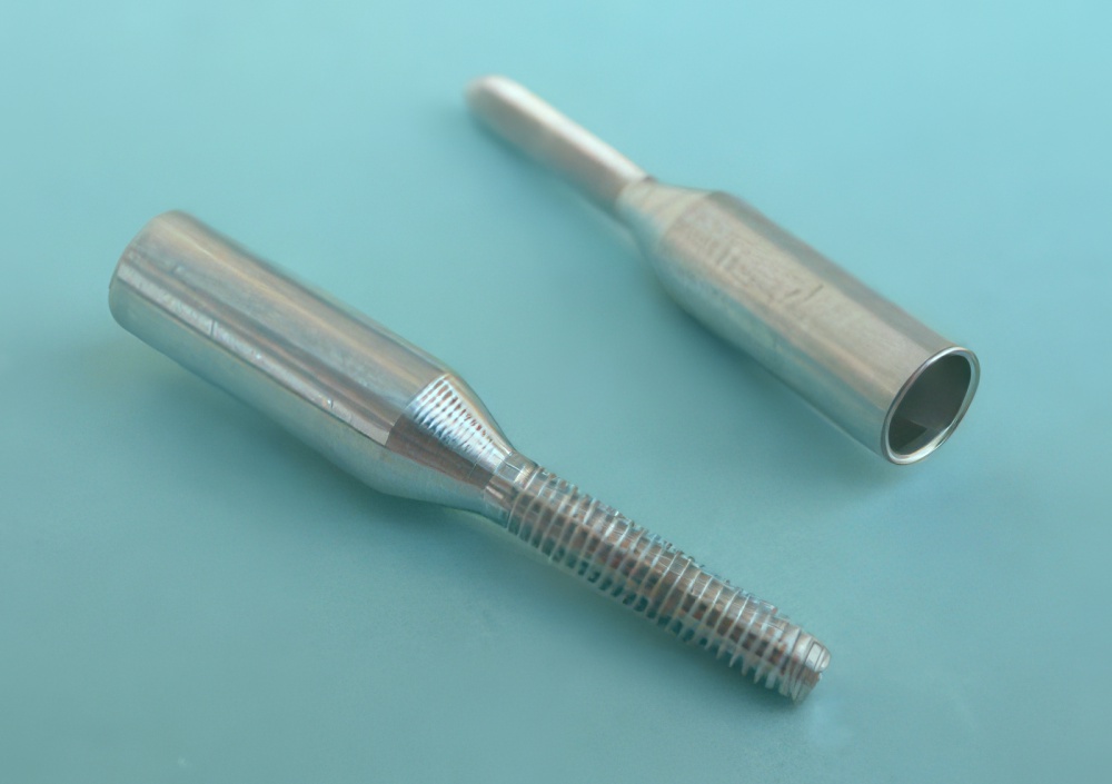 3mm Carbon Tube Coupler to 2mm Threads