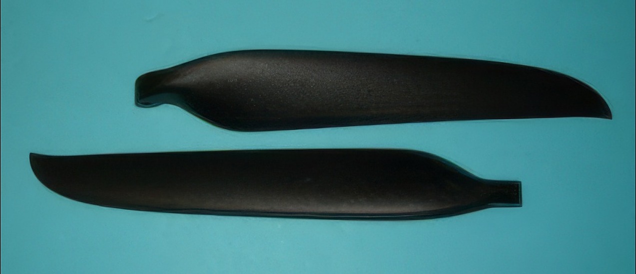 MT 15.5x9.5, 8mm Yoke Folding Prop Blade Set