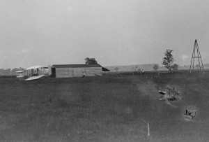 1905ShedDerrick 1905 Wright Shed & Derrick Photo